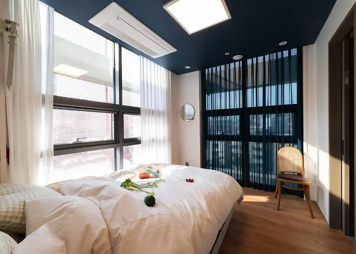 Apartment Hongik Univ Station Wave Family #c *