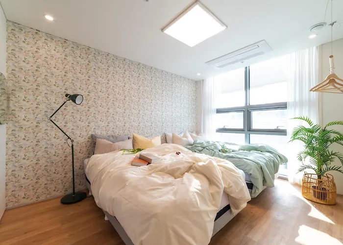 Hongik Univ Station Wave Family #c Apartment